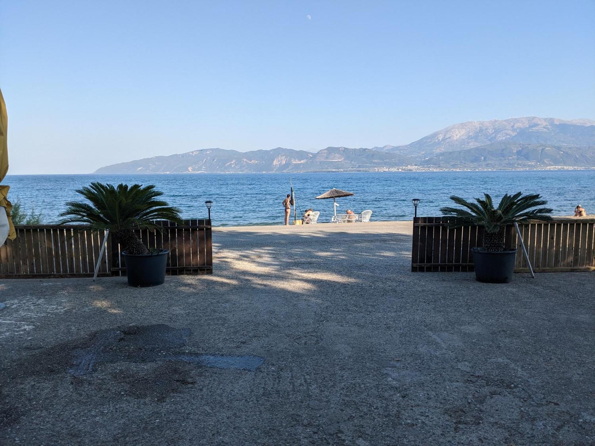 Nafpaktos Beach Apartment Exterior photo